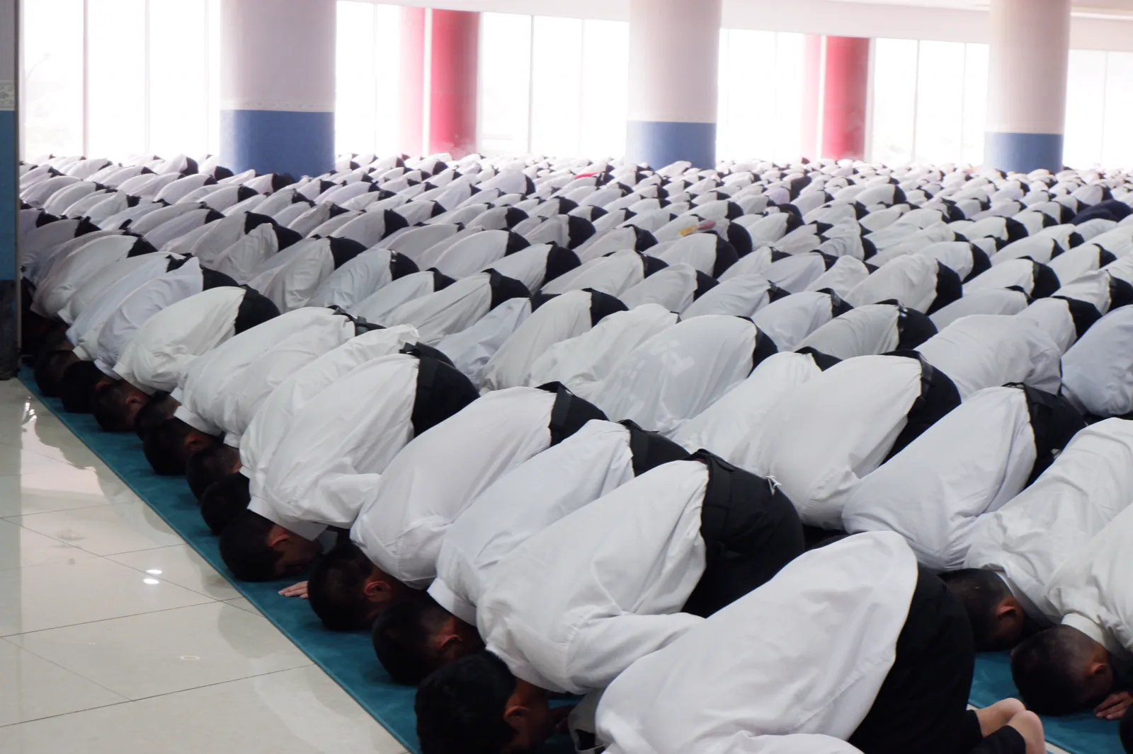 Ketertiban barisan shaf jamaah wanita